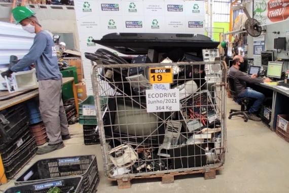 Eco drive-thru recebeu 364 kg de lixo eletrônico durante Semana do Meio Ambiente de Natal