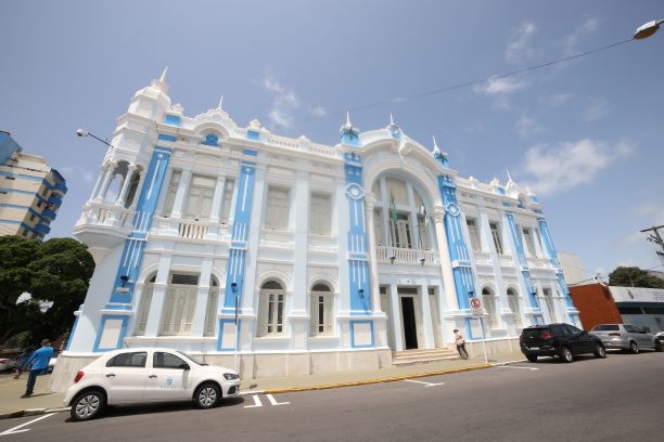 Prefeitura paga junho aos servidores e antecipa 40% do 13º dos professores nesta terça (29)