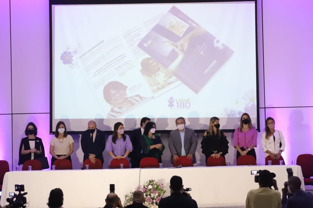 Álvaro Dias anuncia projeto de construção de Casa da Mulher Brasileira em Natal