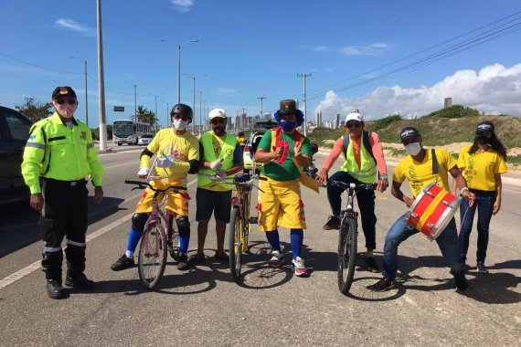 Educadores da STTU celebram Dia Nacional do Ciclista com ações nas ruas 