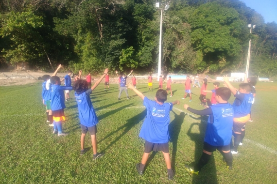 Escolinhas de Futebol da Prefeitura retomam atividades em seis núcleos 