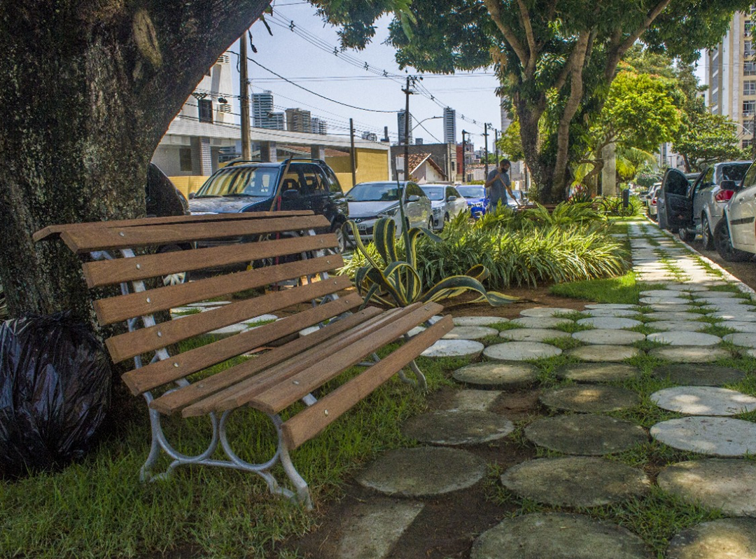 Semsur tem novas adoções de praça e canteiro