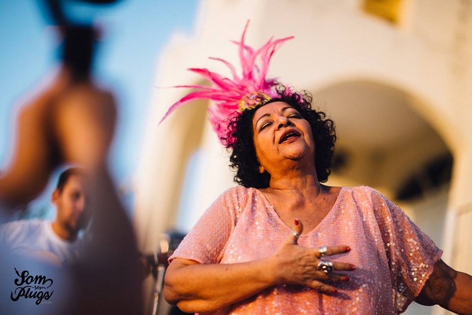 “Essa Roda dá Samba” e “Breganobeco” são as atrações de sábado (02) no Beco da Lama
