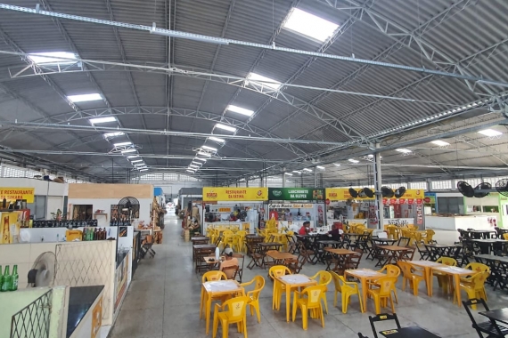 Após reforma, Mercado da Seis vira atrativo para compras de artesanato e culinária regional