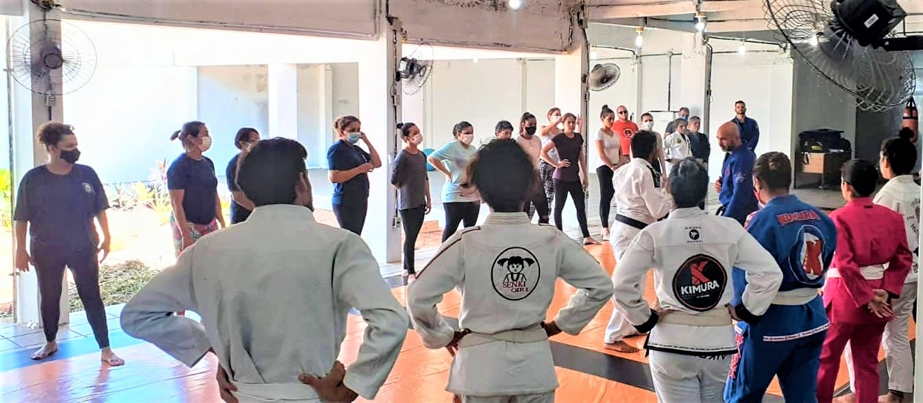 Agentes femininas da Guarda Municipal do Natal participam de treinamento de Defesa Pessoal