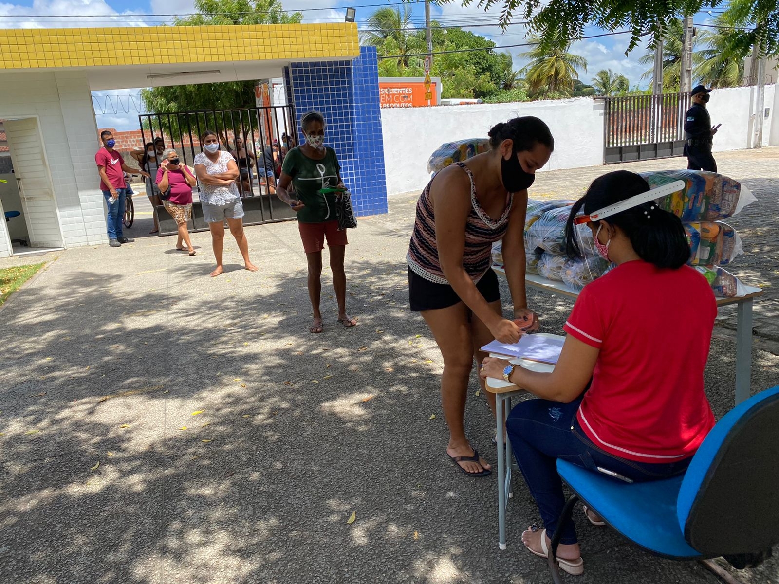 Prefeitura do Natal retoma distribuição do Programa Merenda no Lar  