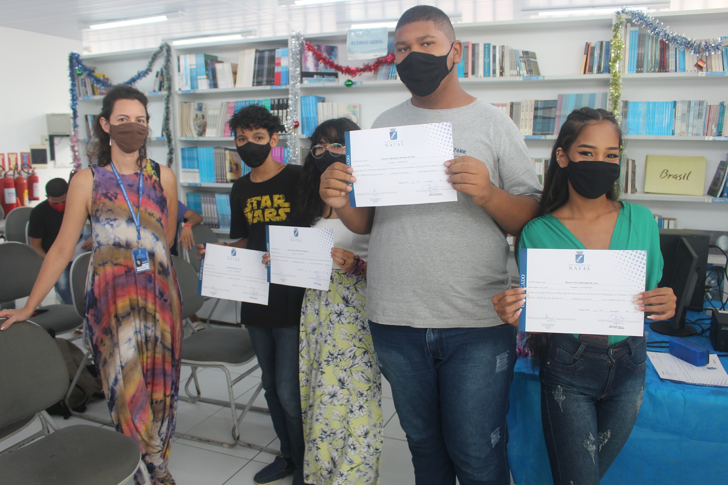 Biblioteca Virgílio Urbano de Araújo entrega certificados do Curso de Espanhol