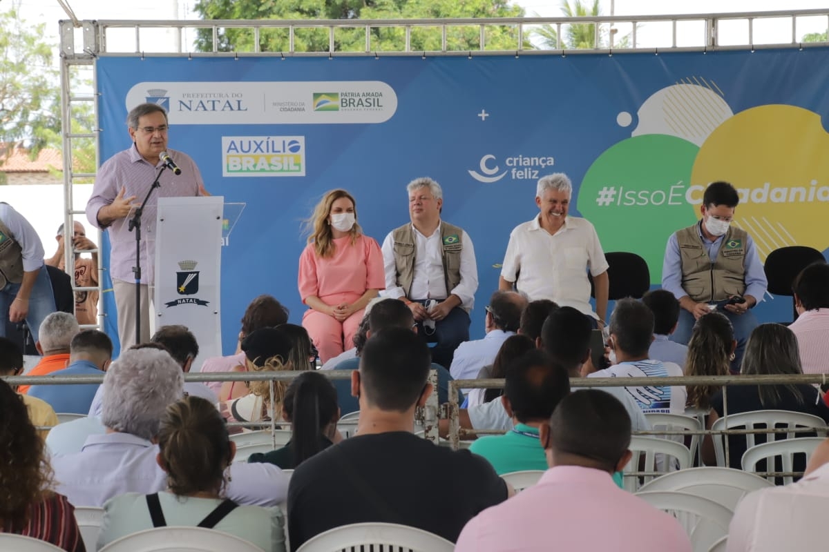 Prefeito Álvaro Dias inaugura Estação Cidadania Esporte com presença de ministros
