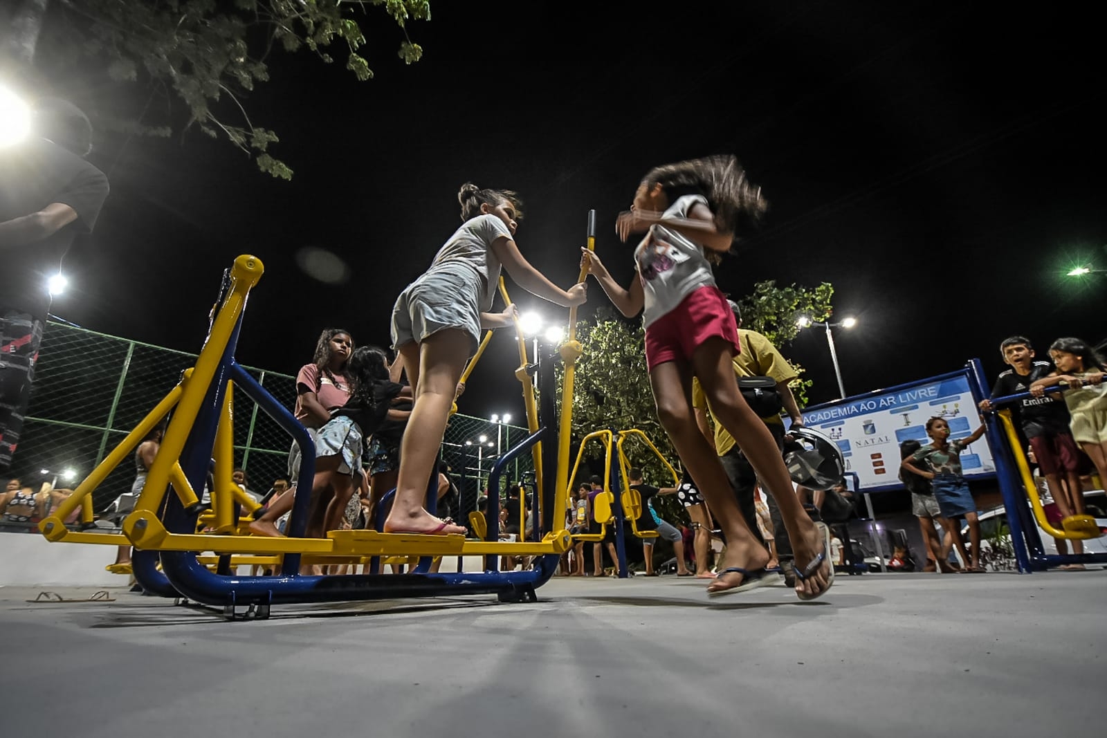 Prefeito entrega praça Santa Paula Frassinetti à população de Barreiros, em Felipe Camarão