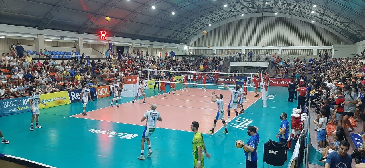 Palácio dos Esportes recebe grande público e Natal vence Vôlei Campinas