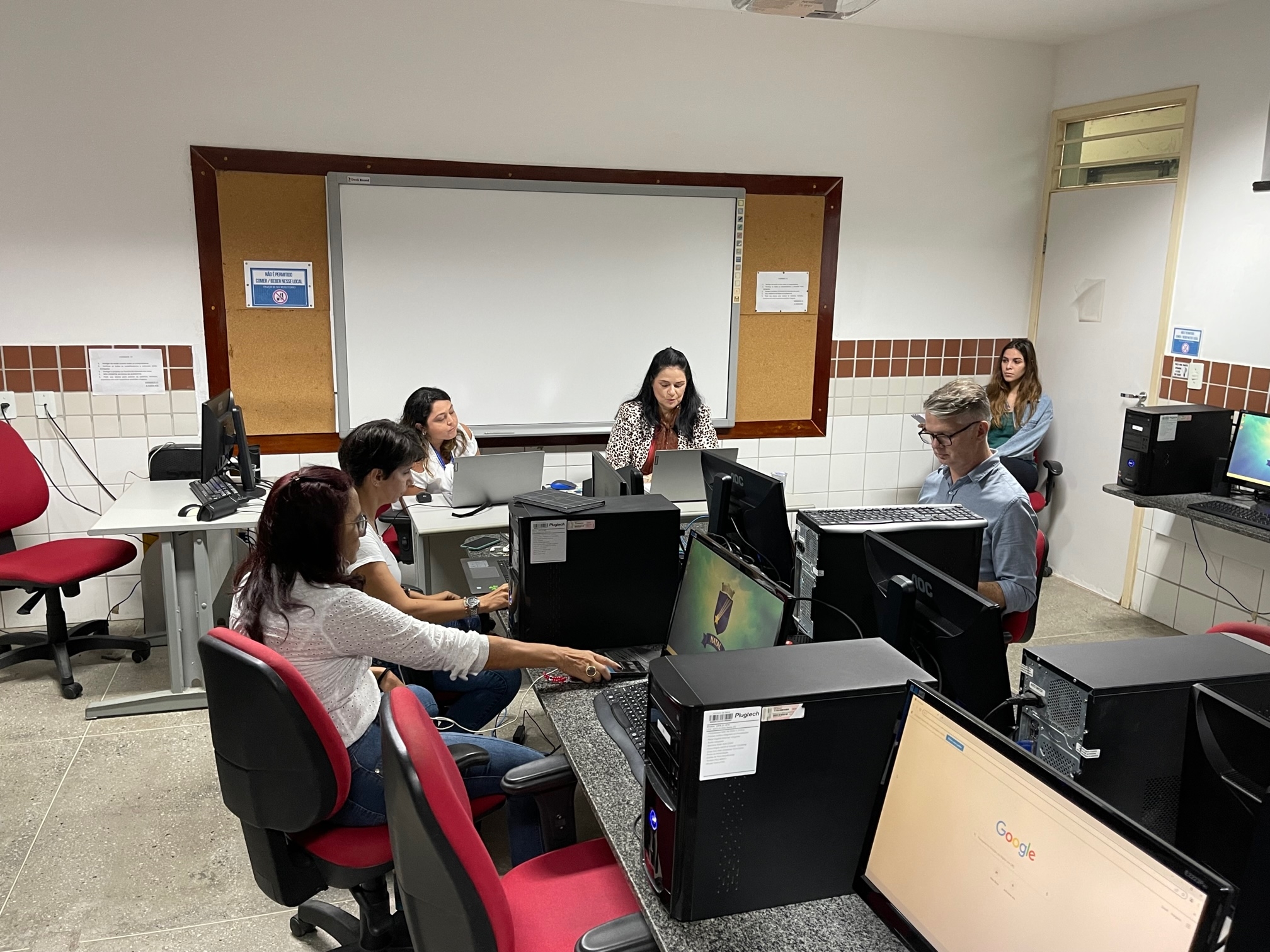 Professor da Universidade de Santiago de Compostela profere palestra de abertura da XXII Jenat