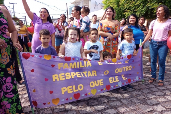 Alvorada da Família reúne a comunidade escolar do CMEI Professora Stella Lopes