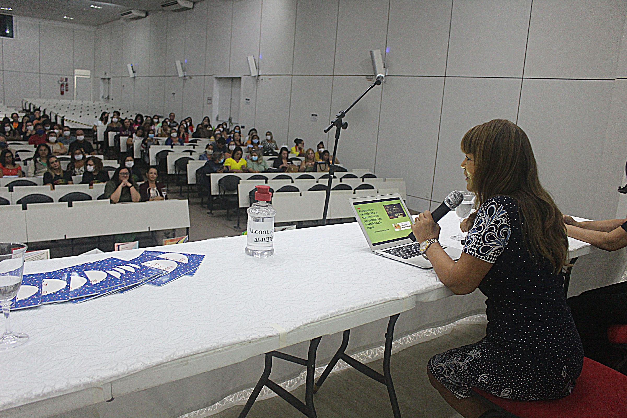 Seminário discute Neurociências e Alfabetização com professores da Rede Municipal