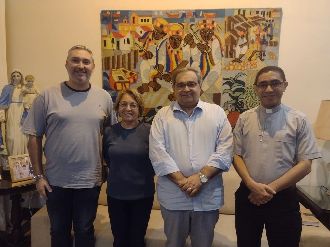 Padre e paroquianos convidam prefeito para celebrar 40 anos da Paróquia de Santo Afonso