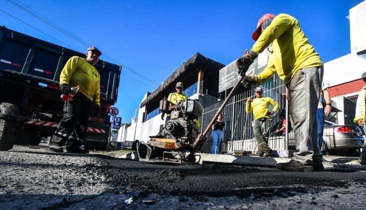 Avenidas dos Xavantes e Industrial João Motta recebem aplicação de asfalto nesta quinta-feira
