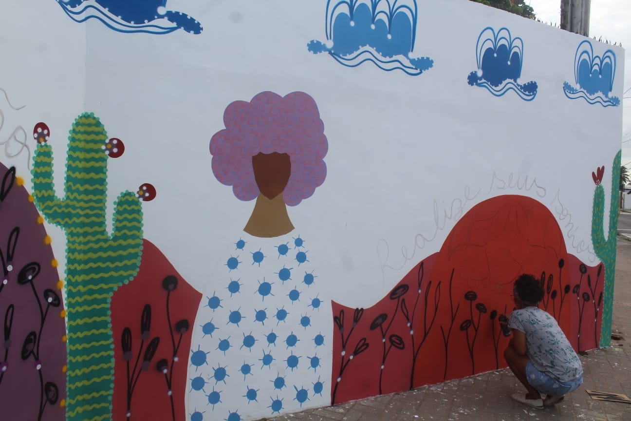 Painel exaltando a cultura de paz está sendo pintado na Escola M. Professor Amadeu Araújo