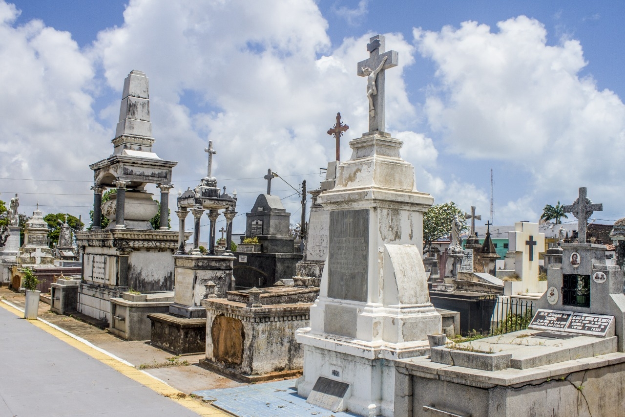 Cemitérios de Natal têm horário estendido para atender público