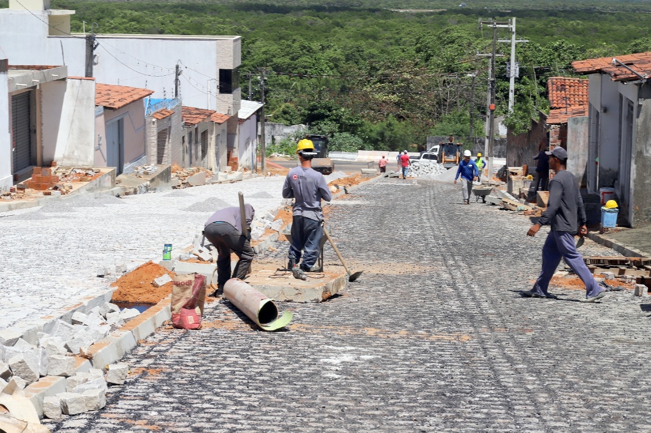 Obras de recuperação da rua Mirassol entram na fase final