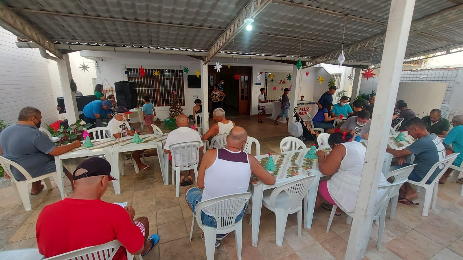 Usuários das Unidades de Acolhimento para pessoas em situação ganham ceia Natalina