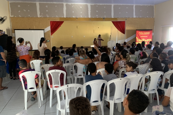 Peça teatral apresenta a realidade de estudantes da Escola M. Santa Catarina na pandemia