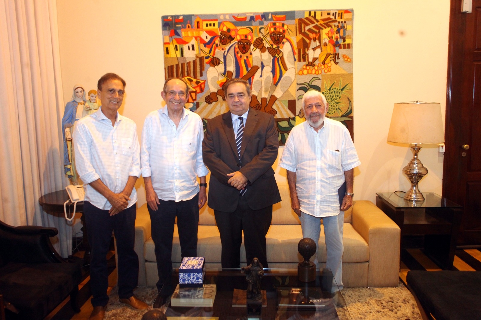Álvaro Dias recebe presidente da Academia de Letras Diógenes da Cunha Lima
