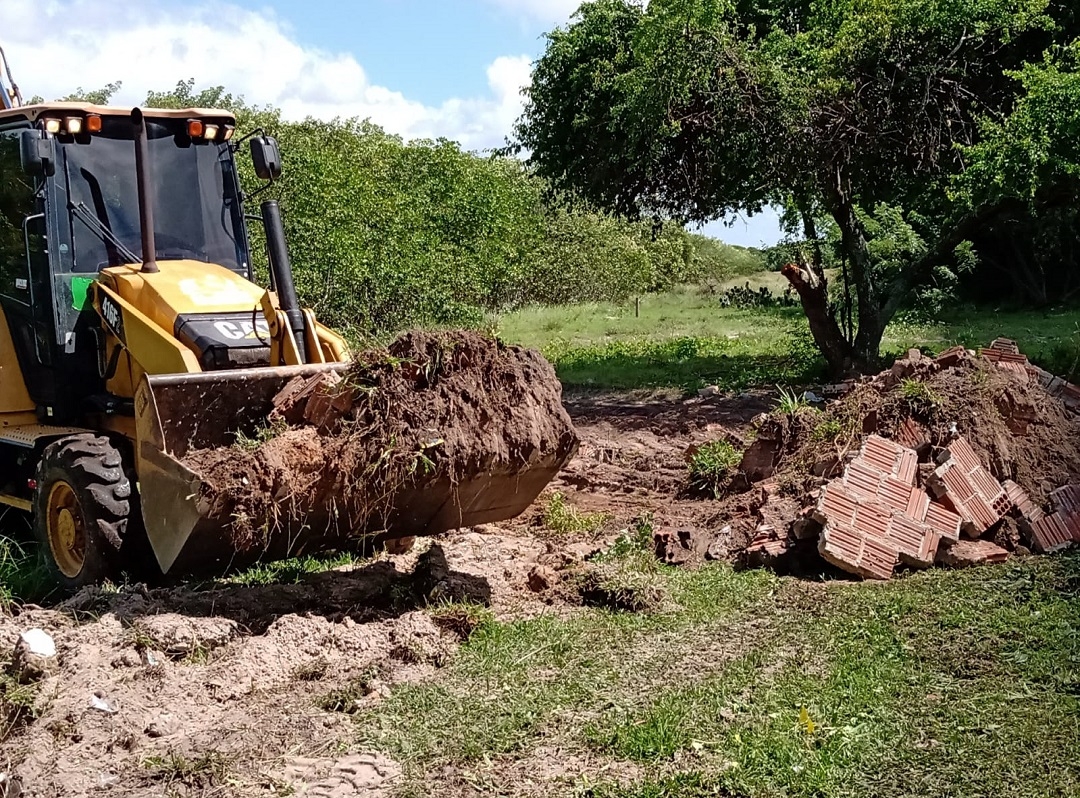 Semurb remove construção irregular em área da União na zona Norte