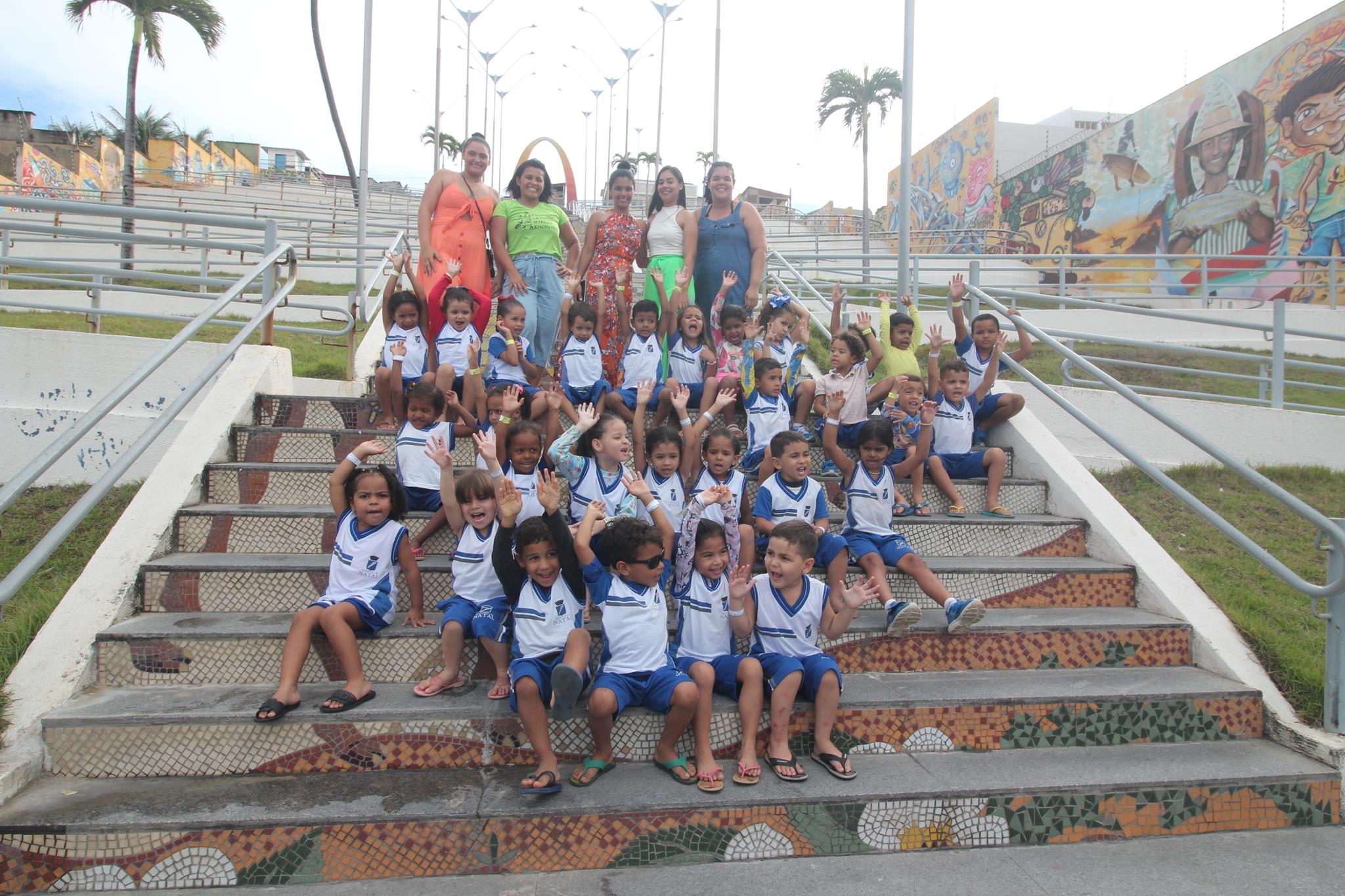 Crianças do CMEI Professora Stella Lopes conhecem o bairro de Areia Preta
