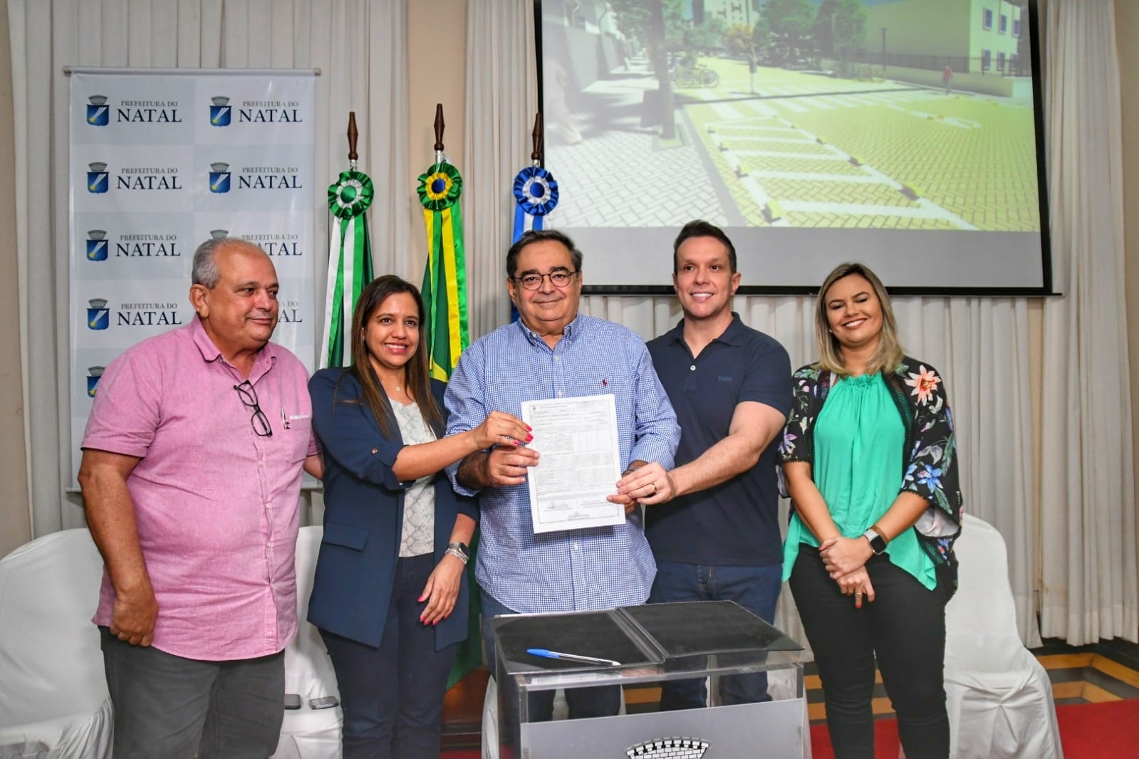 Prefeito assina ordem de serviço das obras de Requalificação Viária do Largo do Atheneu