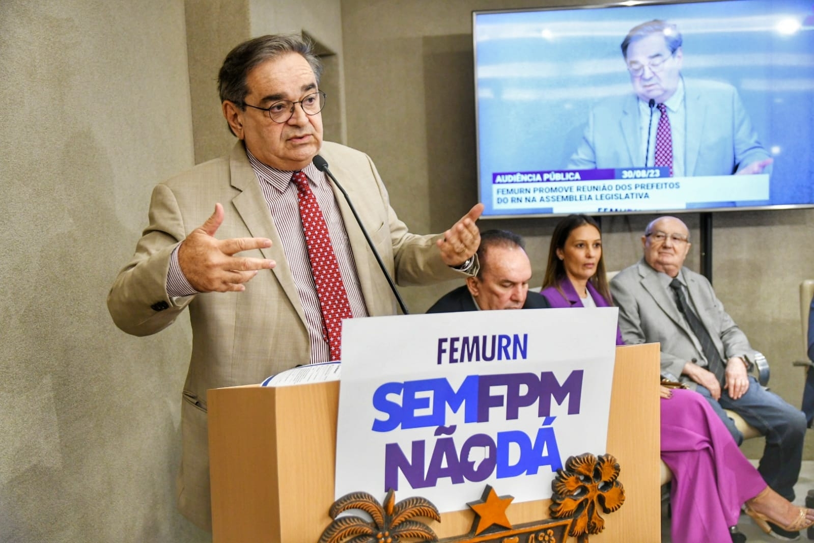 Álvaro Dias participa de reunião convocada pela Femurn sobre FPM