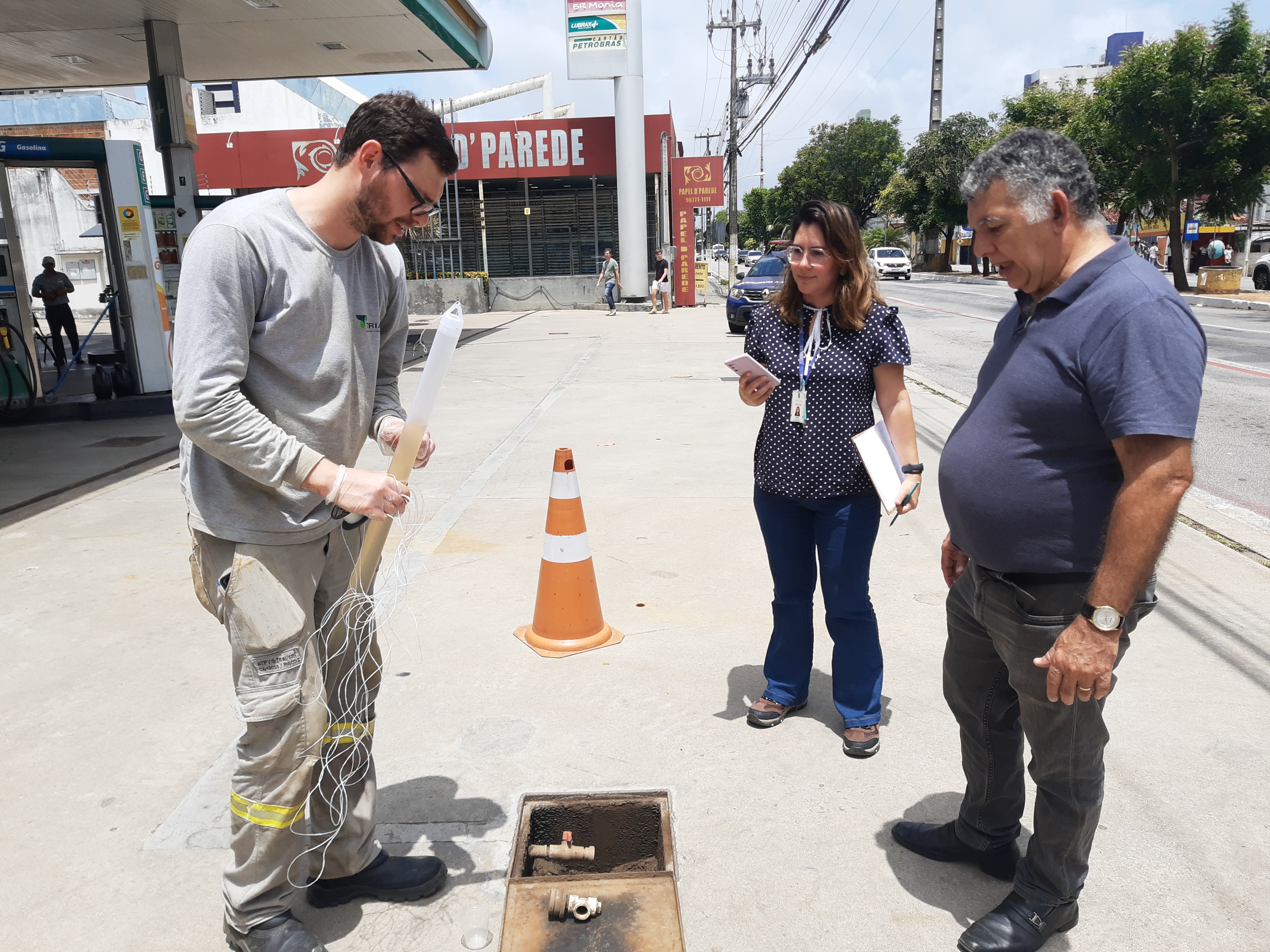 Técnicos da Semurb vistoriam postos de combustíveis em remediação