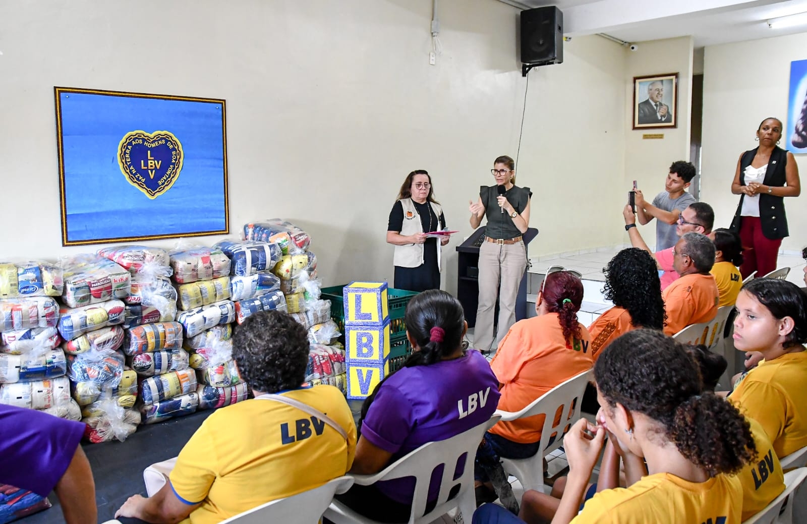 Prefeitura entrega mais de uma tonelada de alimentos à LBV Natal