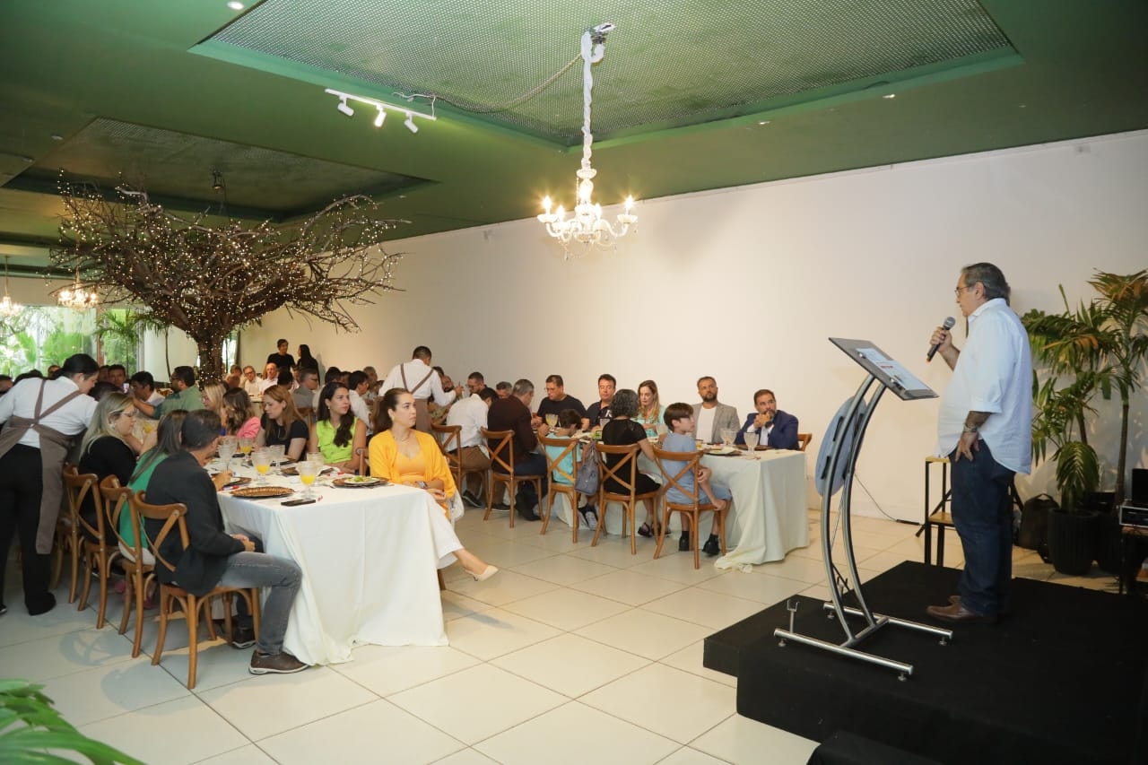 Prefeito faz palestra em evento do Clube de Permuta