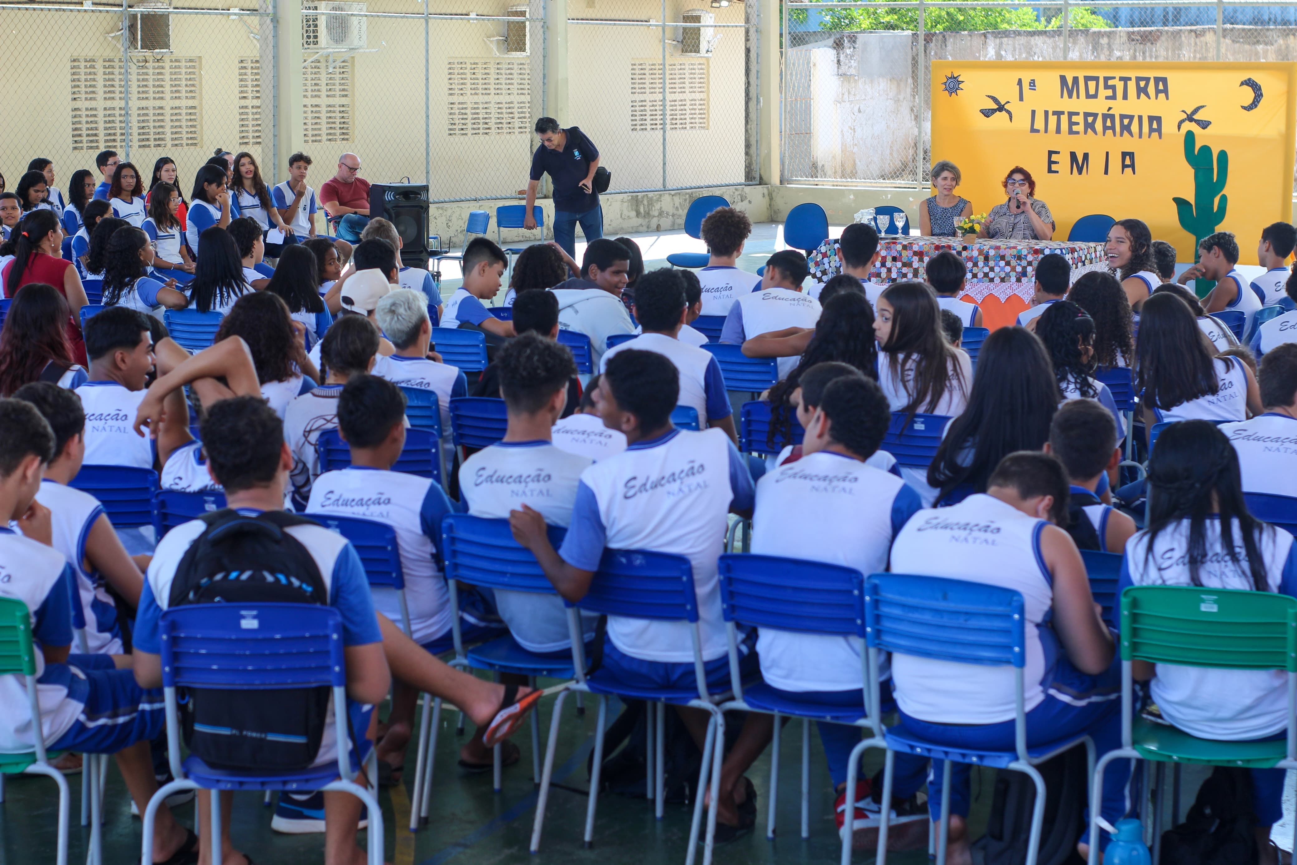 Escola Municipal Irmã Arcângela promove mostra literária