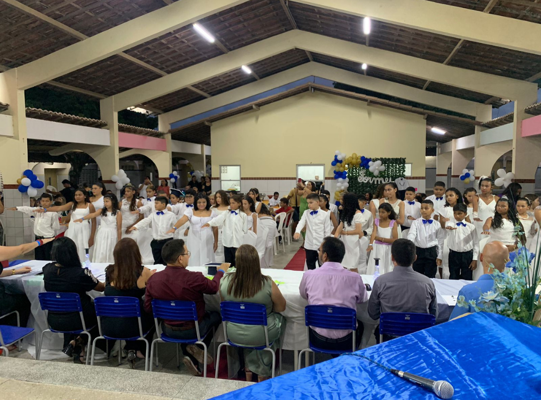 Escola Municipal Professor Laércio Fernandes promove formatura do Ensino Fundamental  