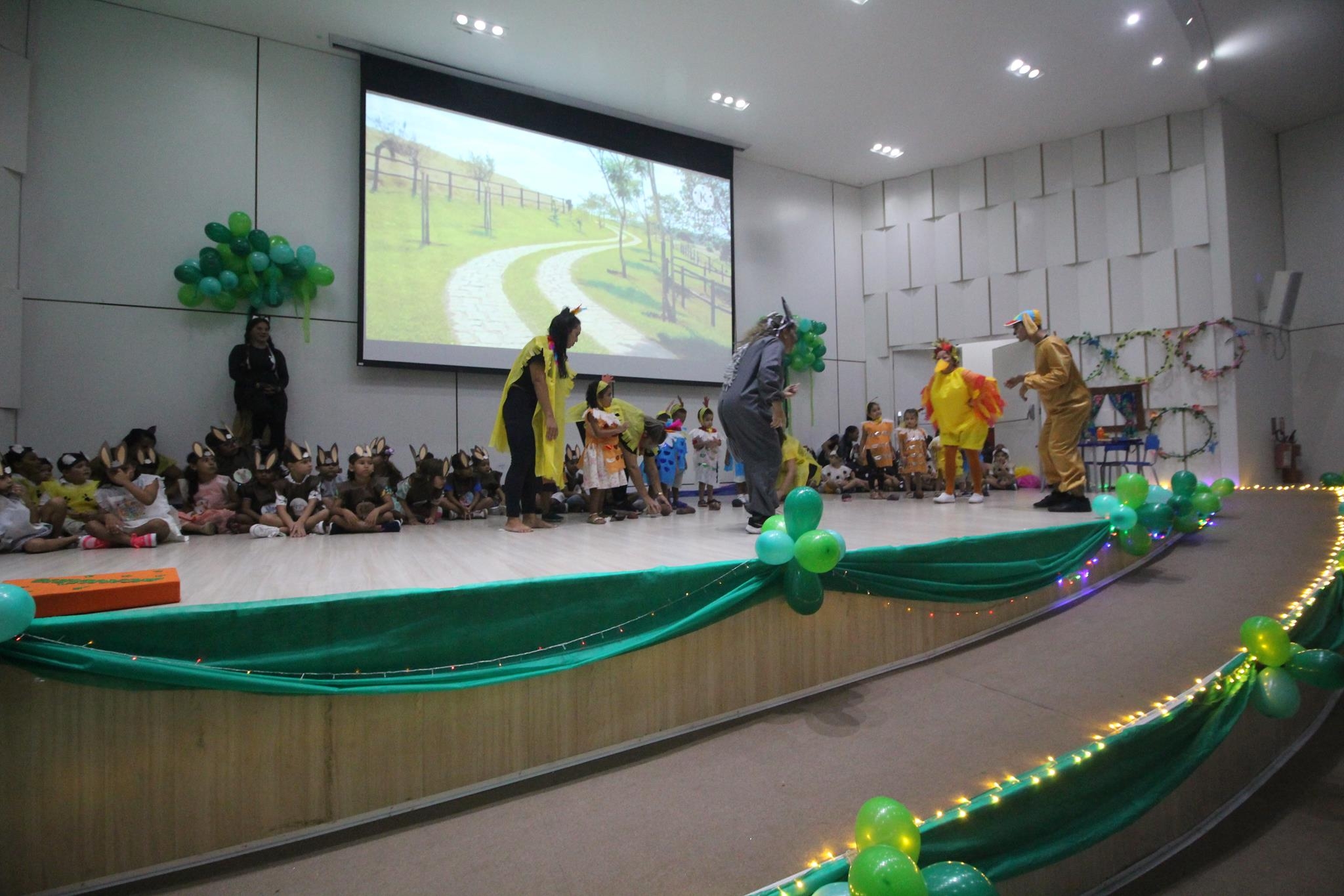 CMEI Professora Maria C. Campos apresenta o musical “Os Saltimbancos”