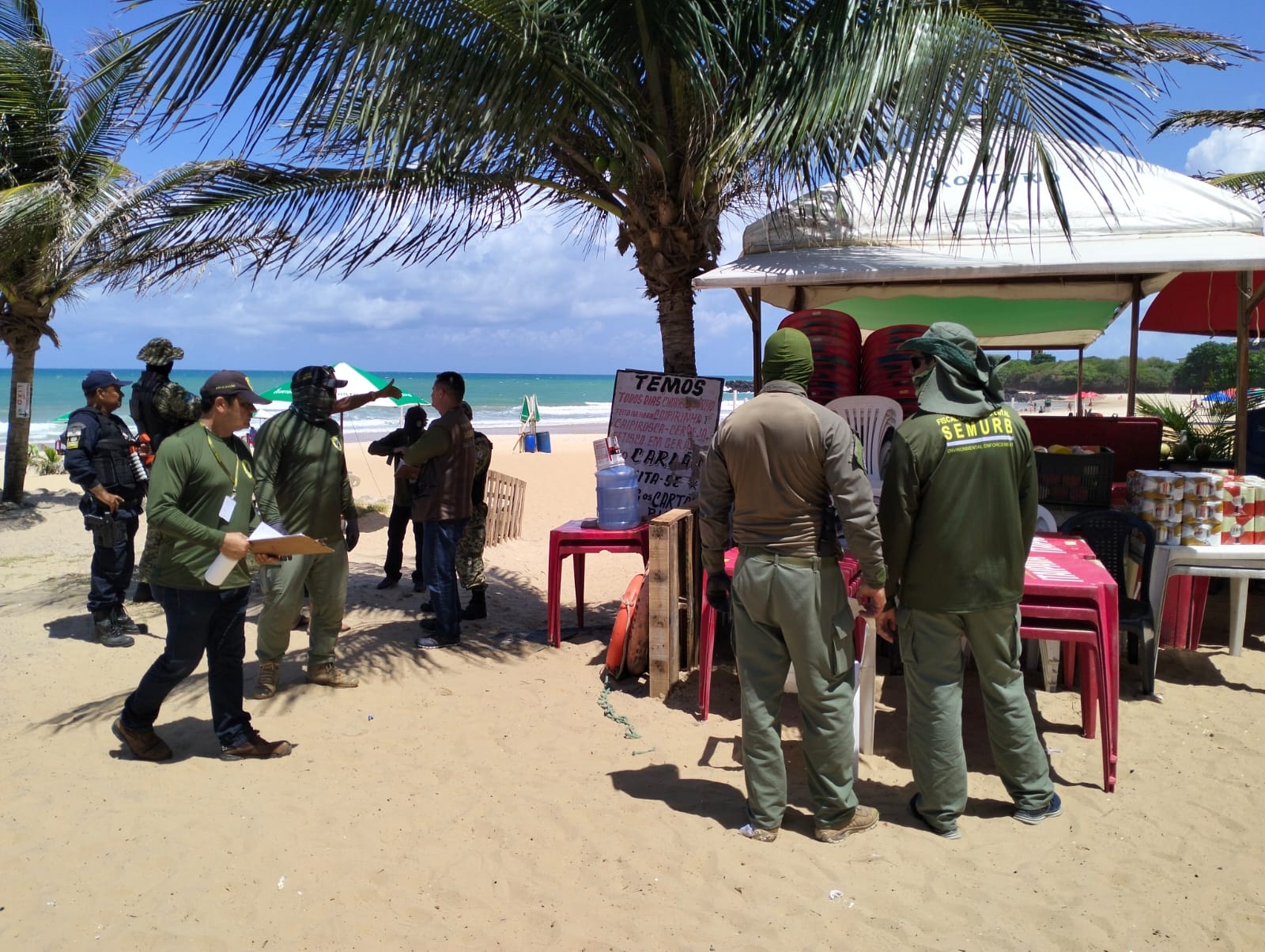 Operação Verão: Semurb realiza operação nas praias de Areia Preta e Miami Beach
