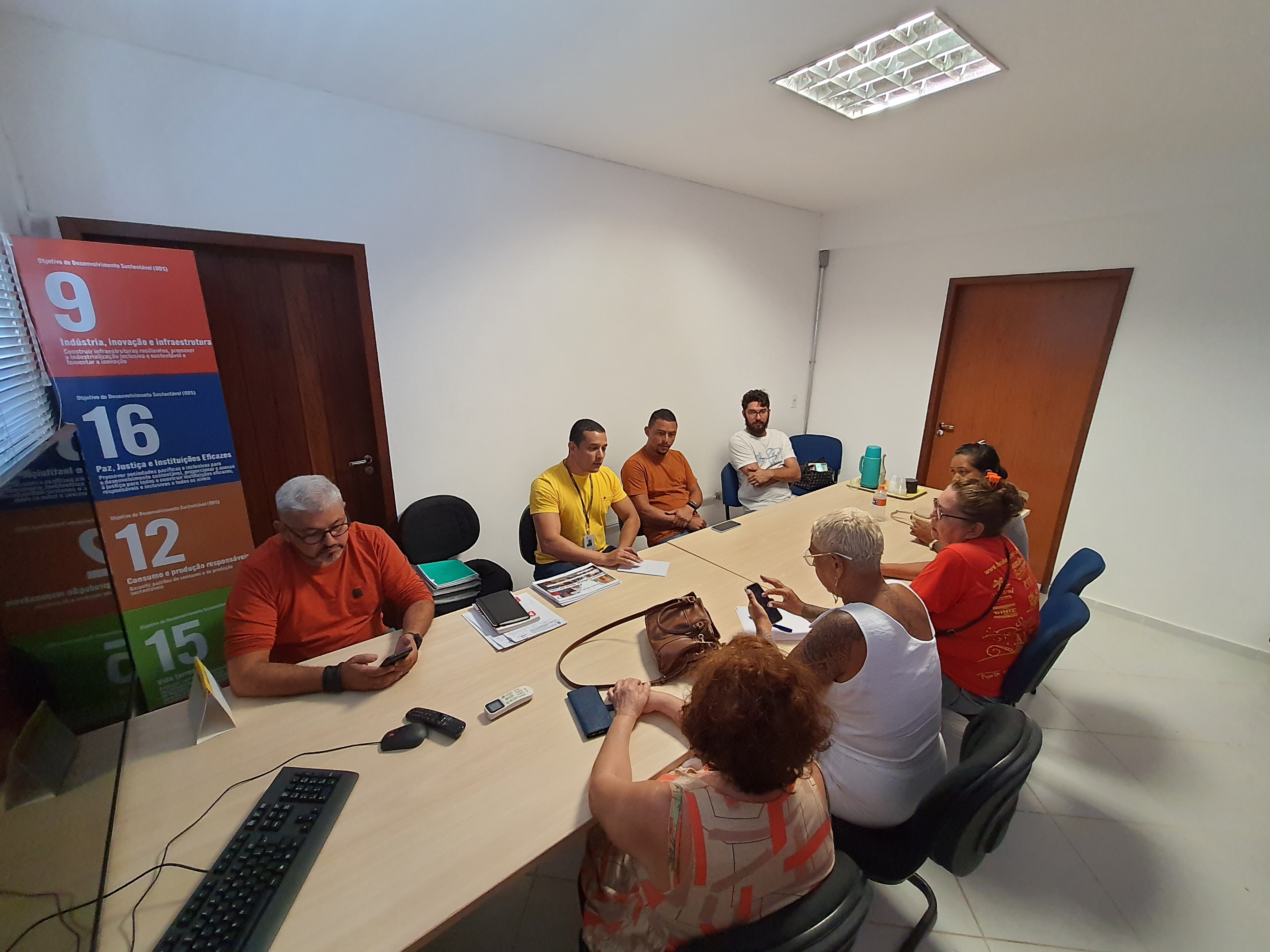 Reunião discute regulação de eventos com comerciantes do Beco da Lama