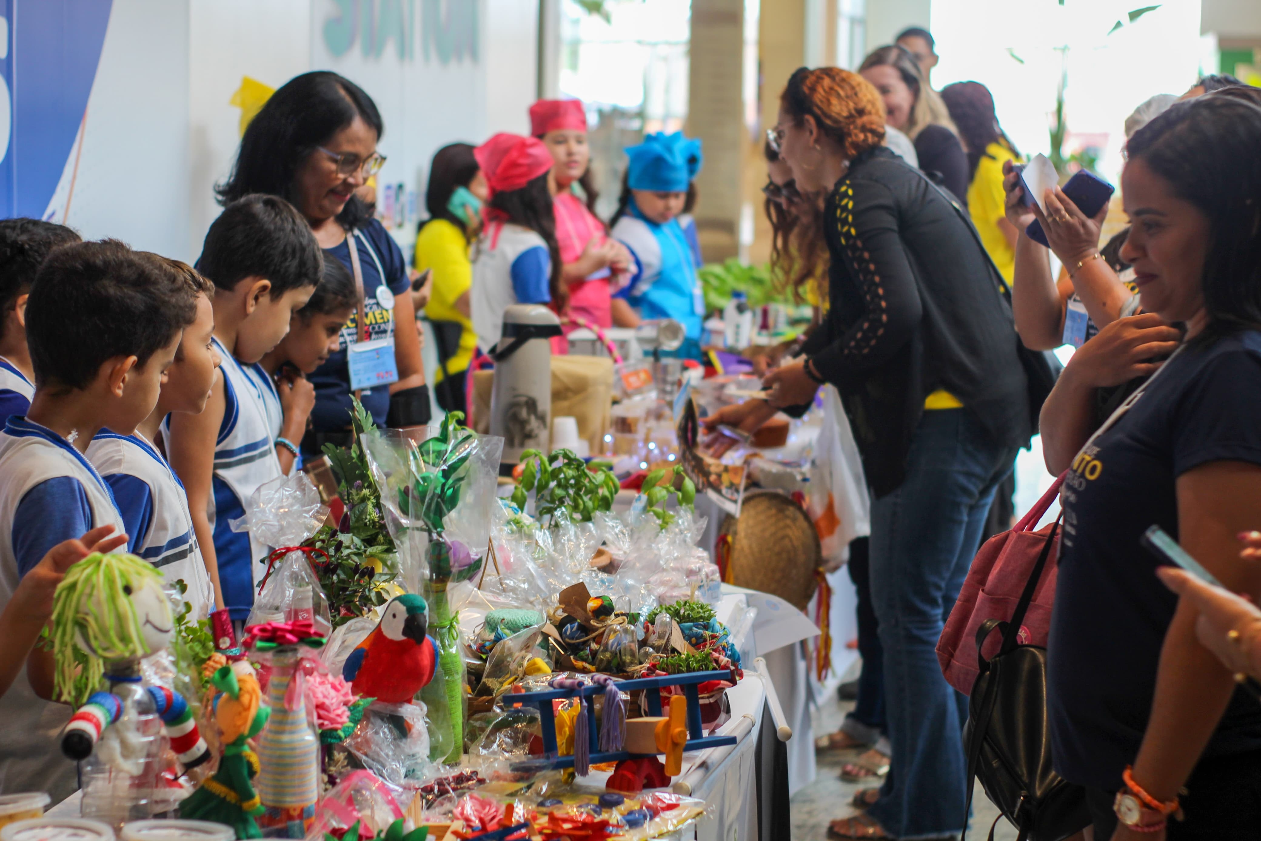I Feira do Empreendedorismo da Rede Municipal de Ensino de Natal movimenta zona norte 