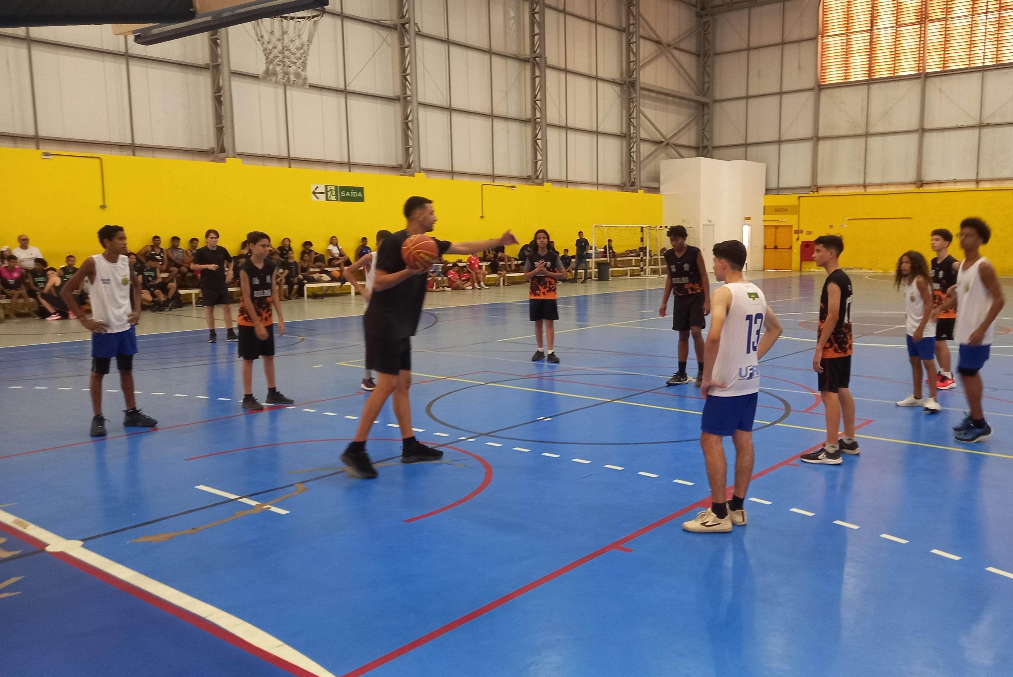 Estação Cidadania Esporte Jorge Moura sedia disputas de basquete nos JEMs 2024