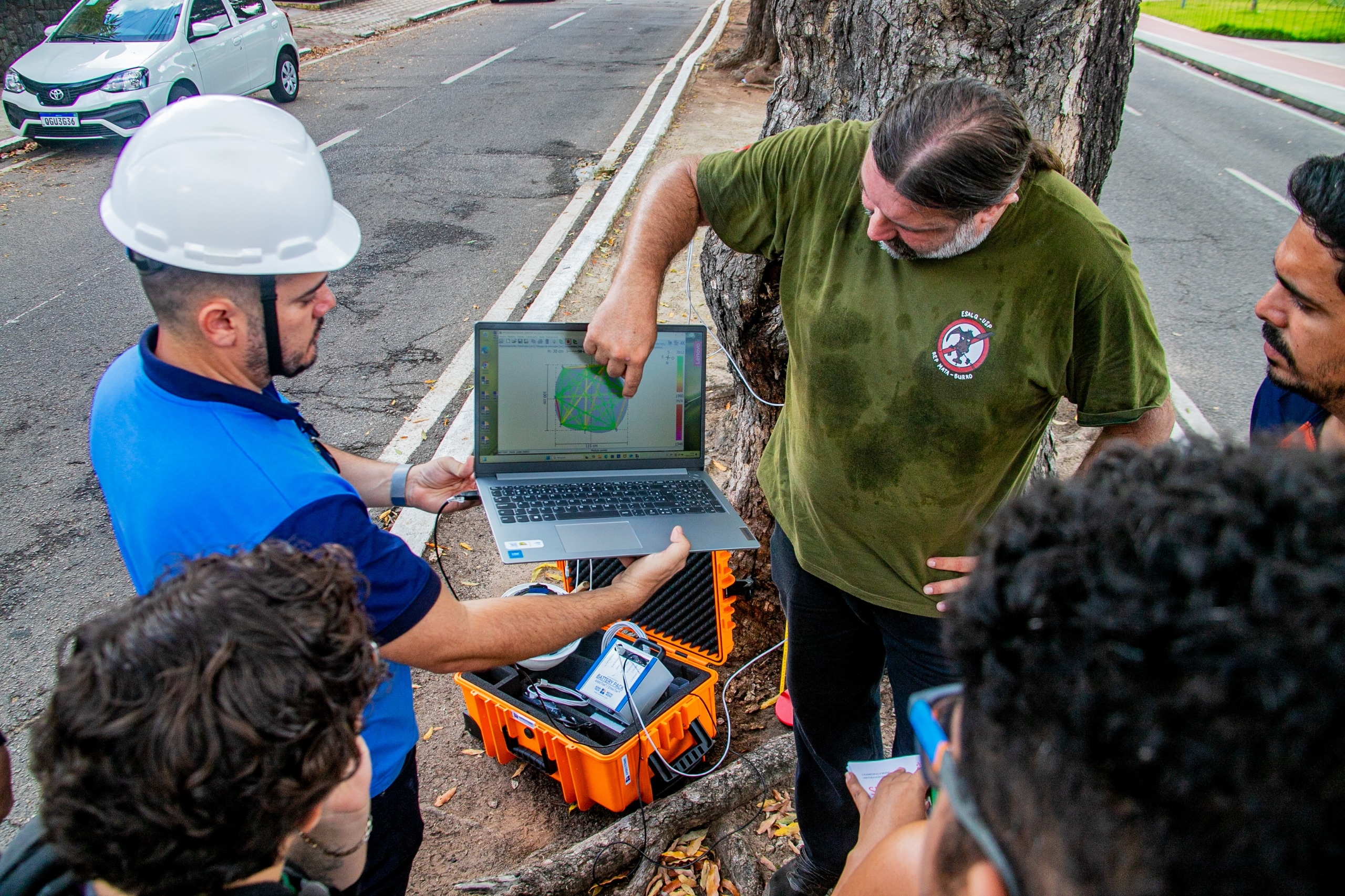 Semsur usa tecnologia para realizar diagnóstico preventivo em árvores