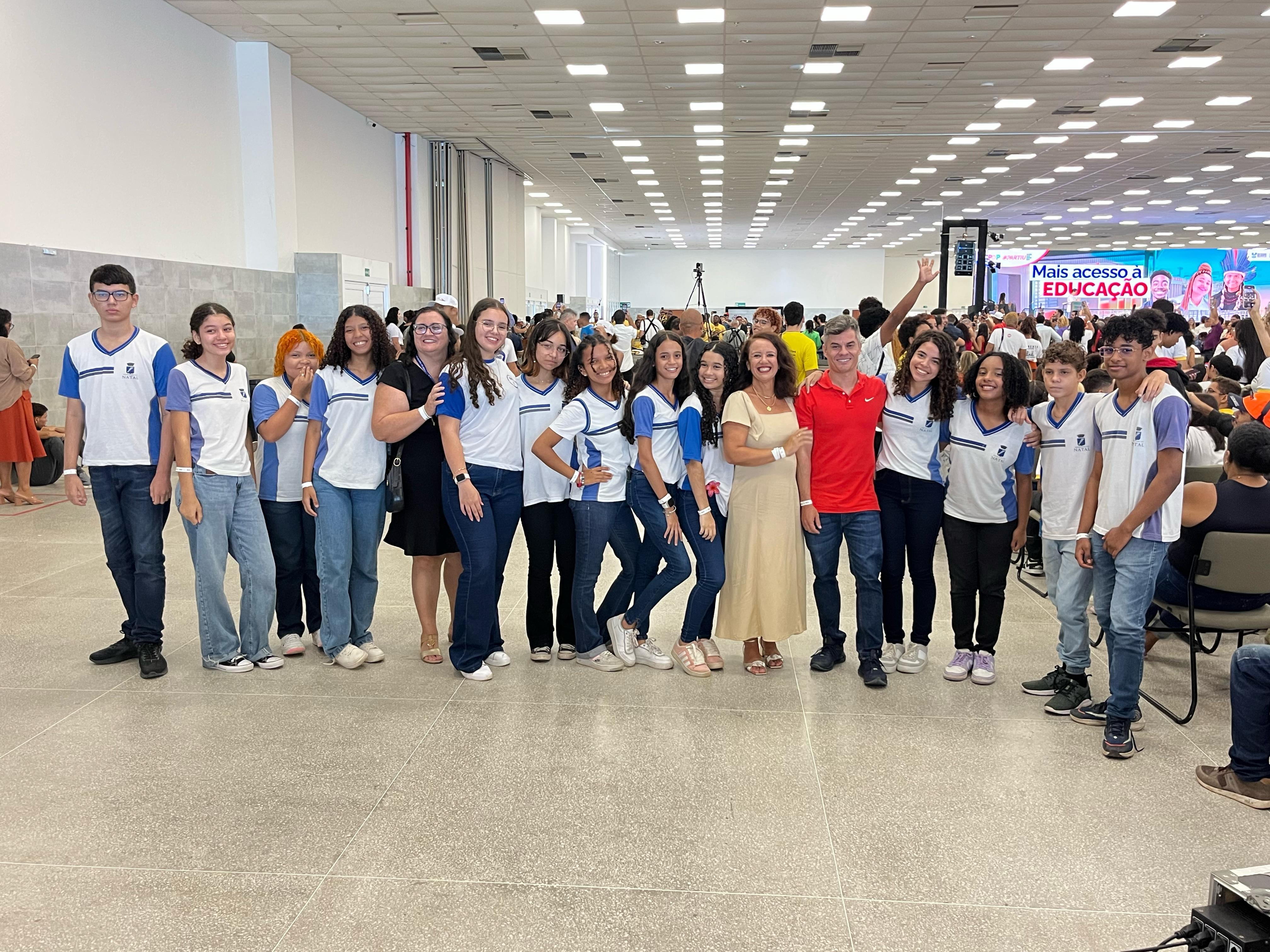 Rede Municipal de Ensino participa do lançamento de programas de ampliação do acesso à educação 