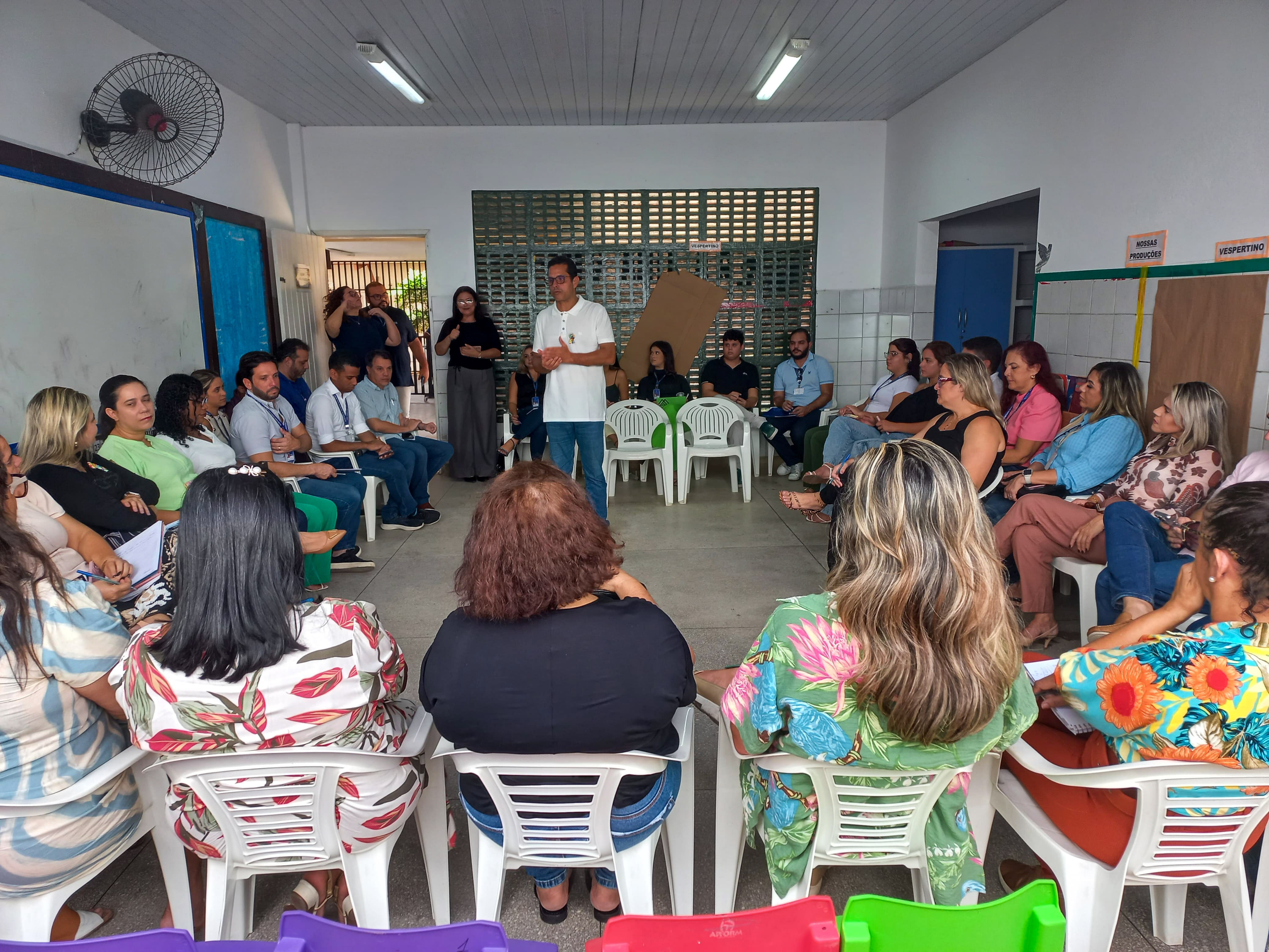 Gabinete em Movimento aproxima Secretaria de Educação das unidades de ensino