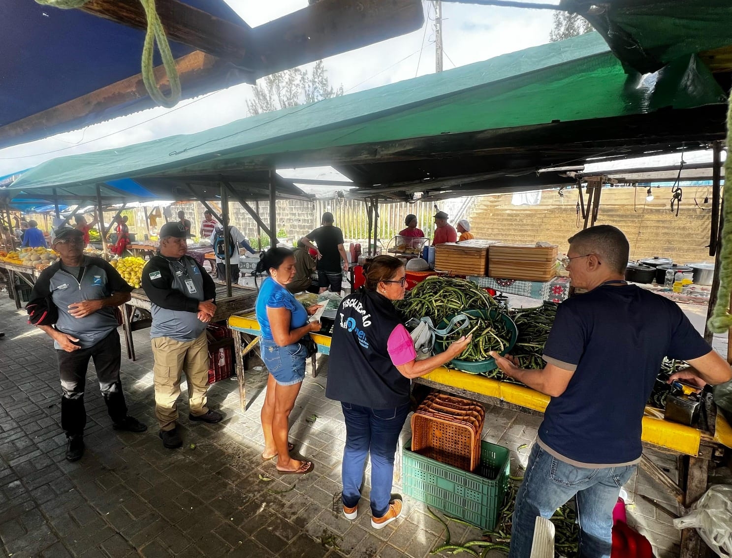 Semsur e IPEM realizam ação conjunta para aferição de balanças nas feiras livres de Natal