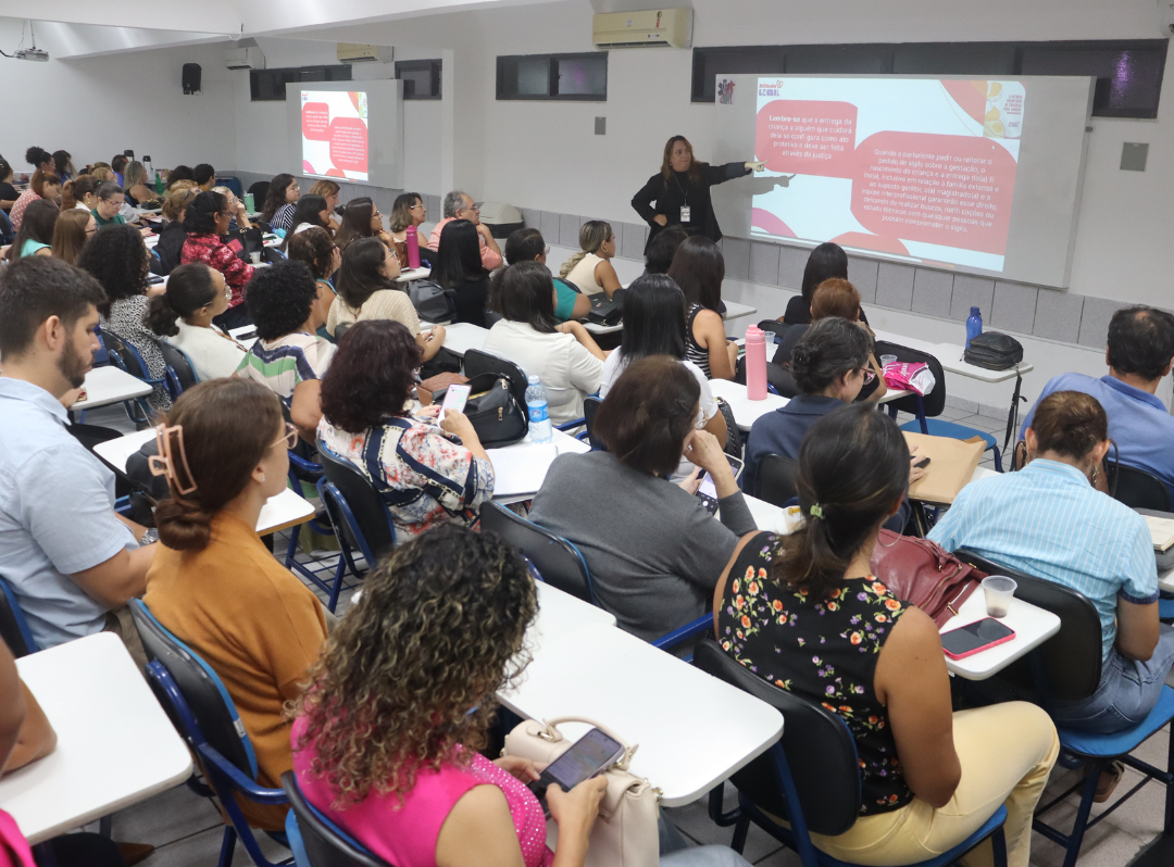 Semana do Bebê: palestra aborda cuidados integrais na primeira infância