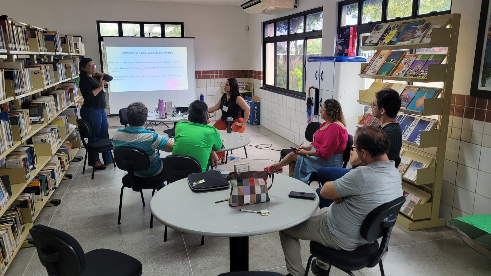 Professores de Língua Inglesa discutem sobre saúde mental durante formação