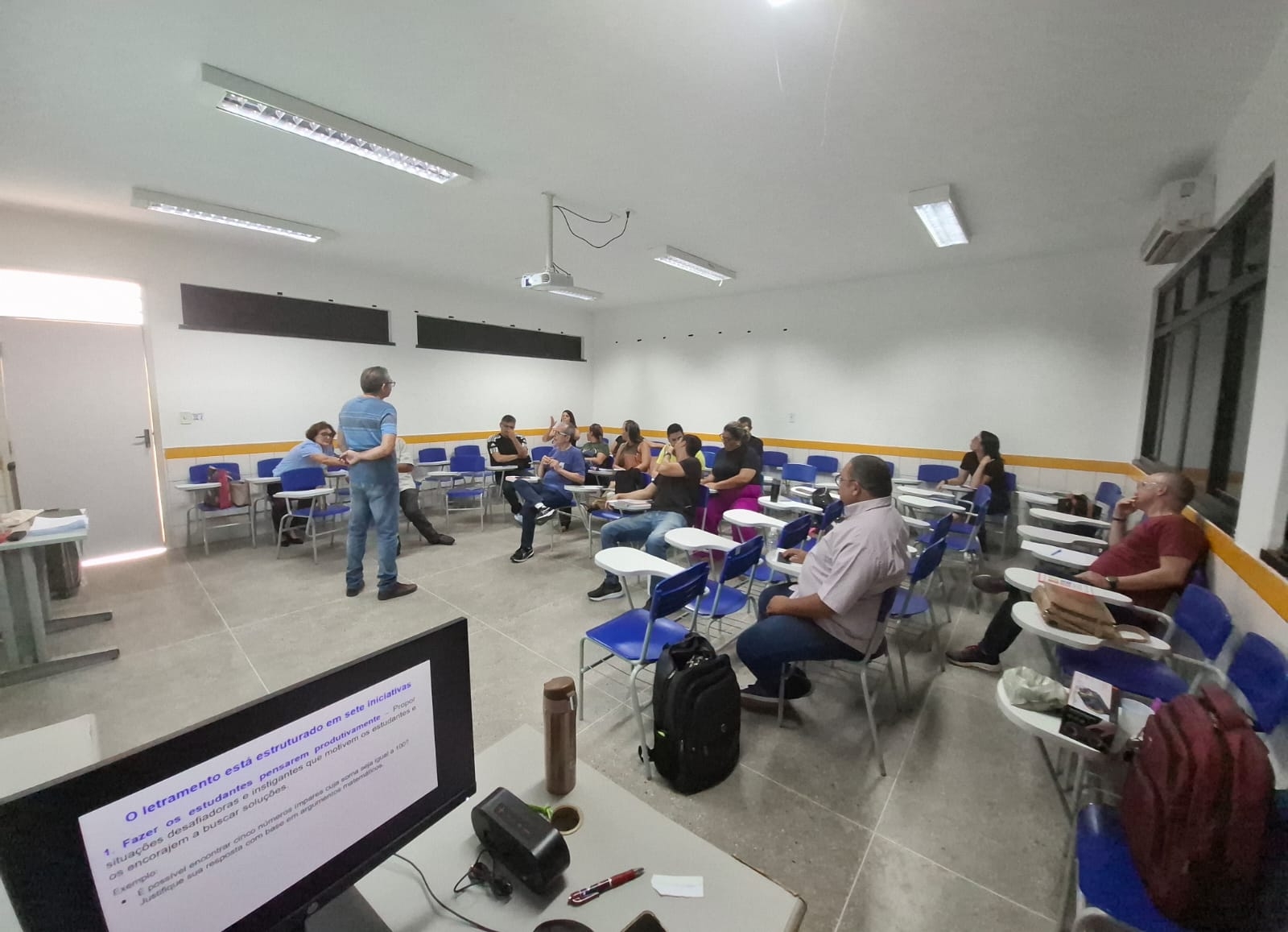 Professores participam de formação sobre letramento matemático
