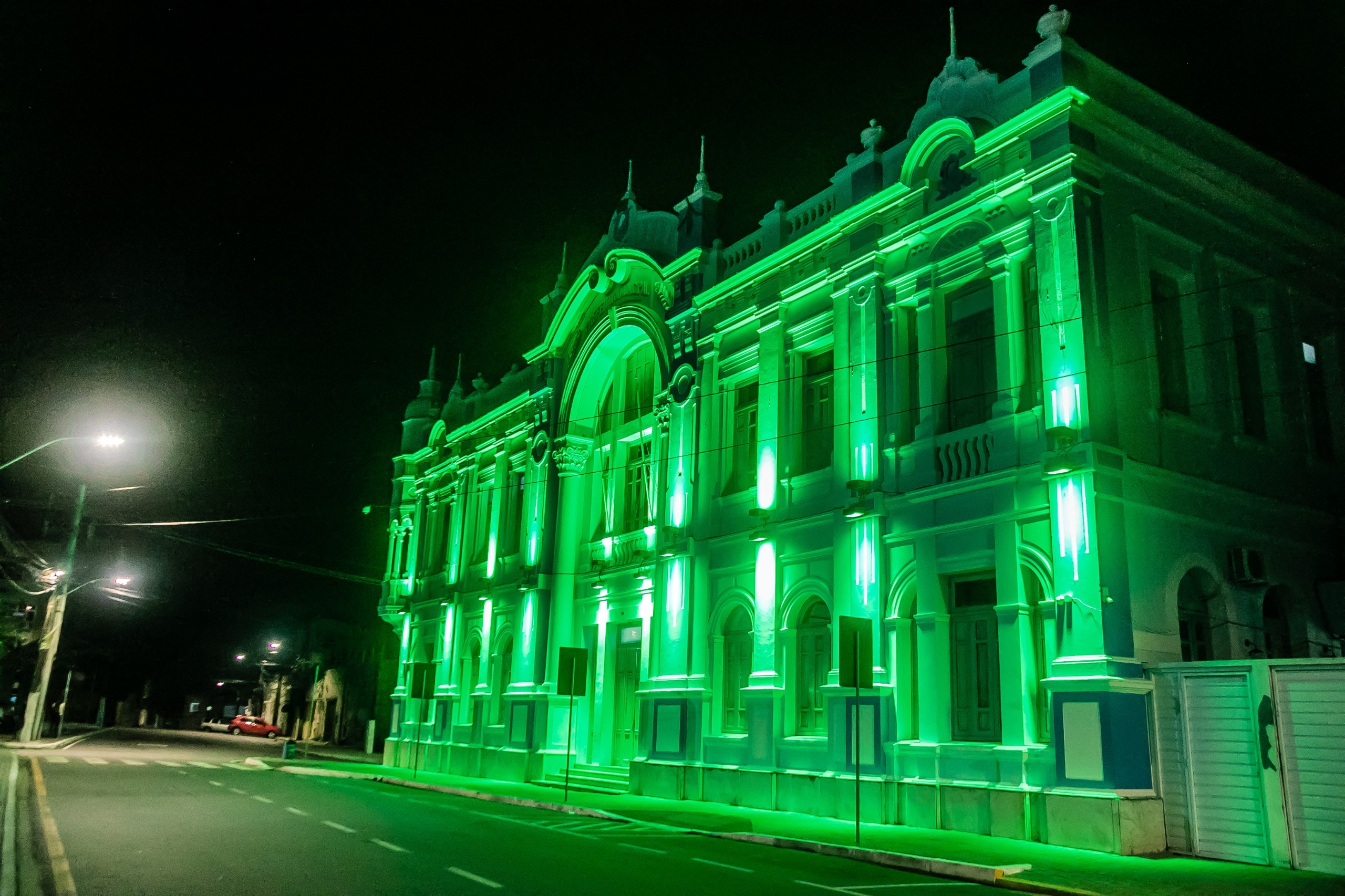Dia Nacional de Combate ao Glaucoma: Natal se ilumina de verde em apoio à campanha