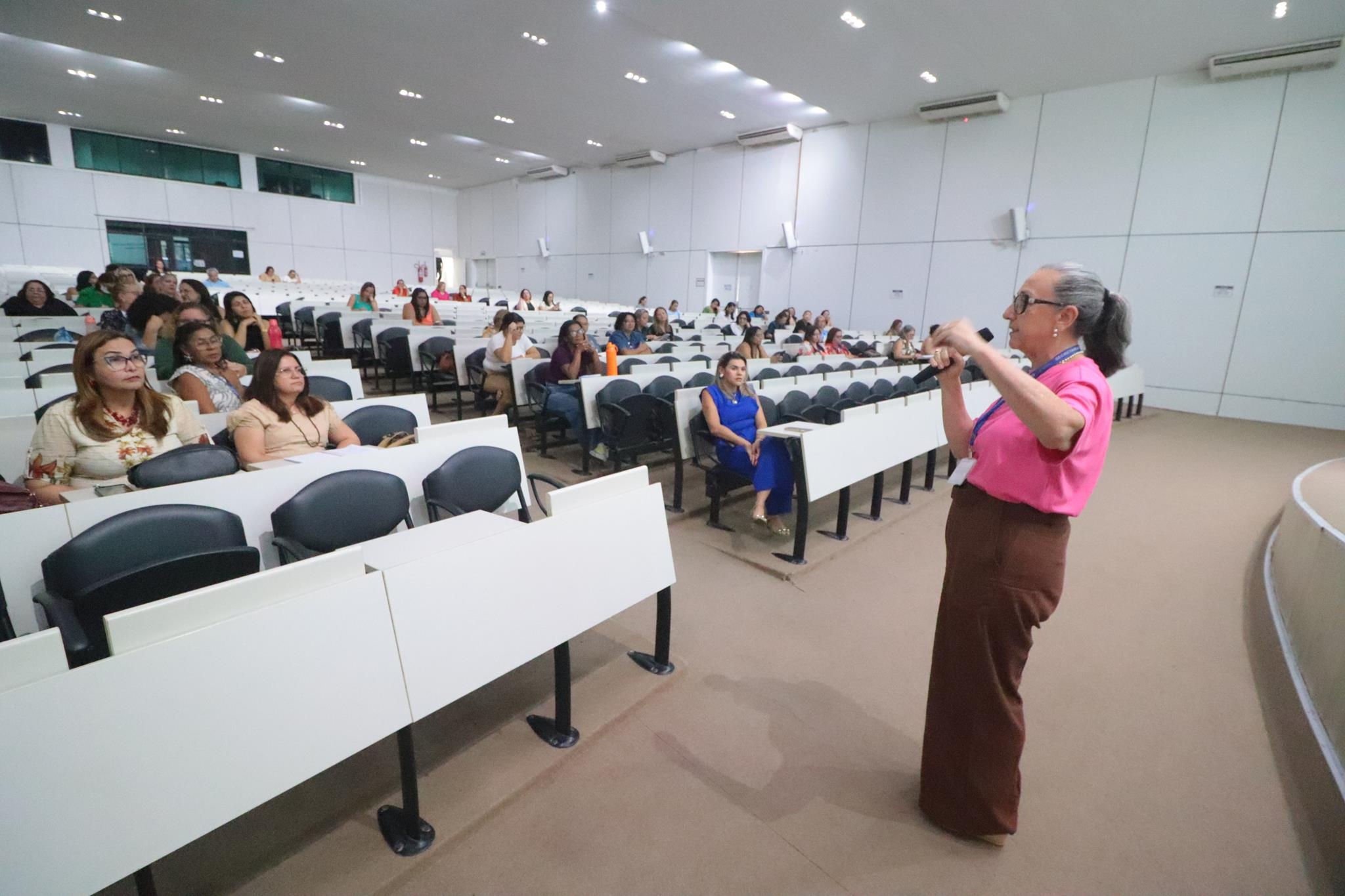 Transição da Educação Infantil para o Ensino Fundamental reúne gestores durante formação
