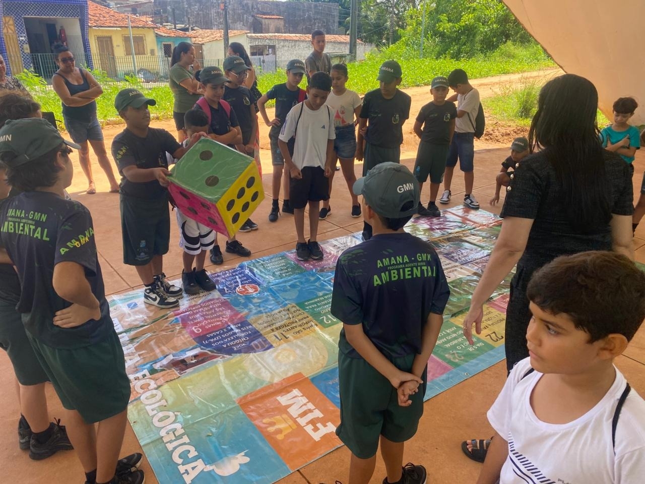 Crianças do AMANA participam de jogo ambiental e aprendem sobre sustentabilidade