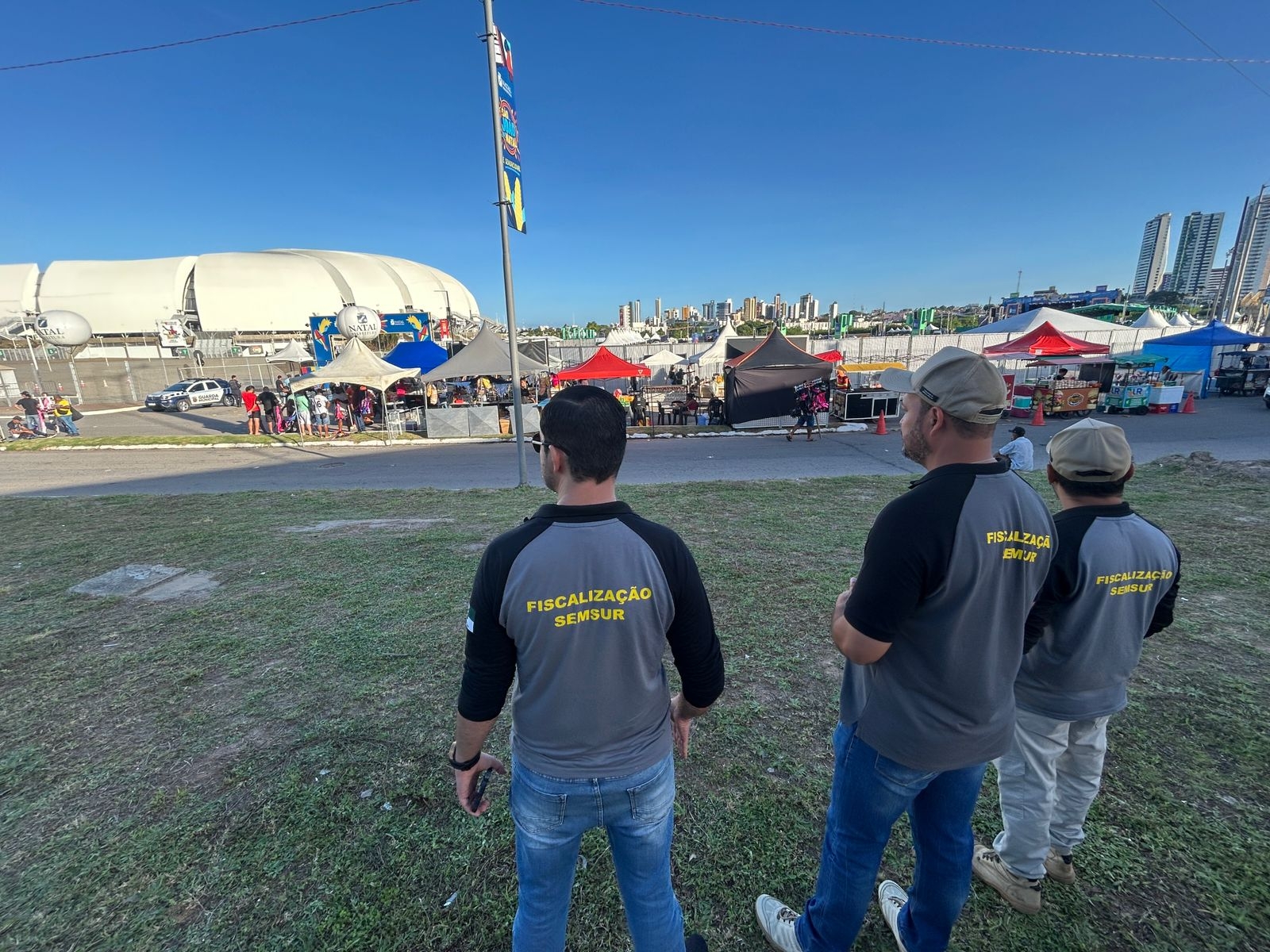 Organização do comércio informal no entorno da Arena das Dunas é destaque no São João